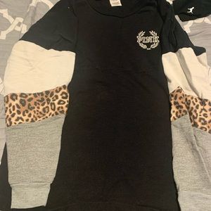 Victoria’s Secret PINK sweatshirt